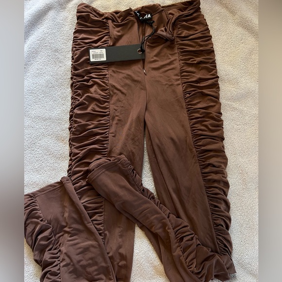 I AM GIA Estella ruched pant in chocolate - size large NEW WITH TAGS - Picture 2 of 6